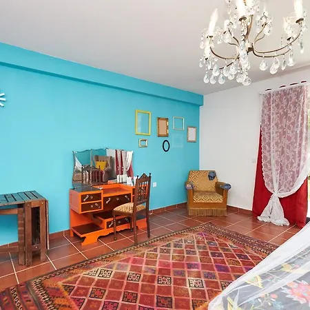 Houzz *