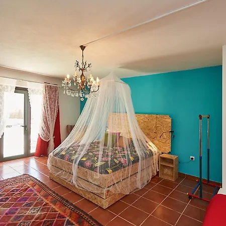 Houzz Bed & Breakfast *